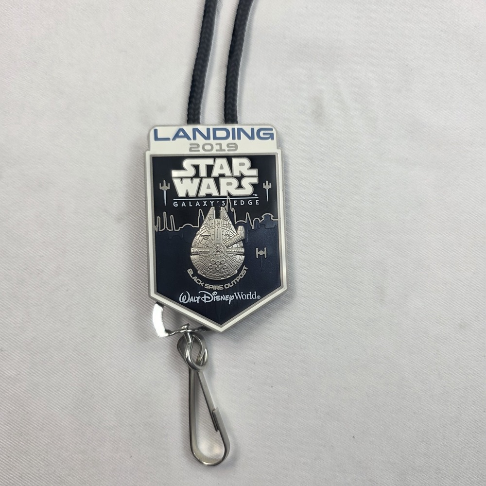 Disney Star Wars Galaxy's Edge 2019 Black Spire Lanyard Medal Keychain WDW